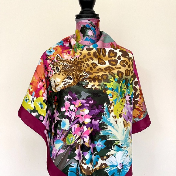 Salvatore Ferragamo Scarf Leopard in Flower Garden Burgundy Wine Wrap - Picture 3 of 16